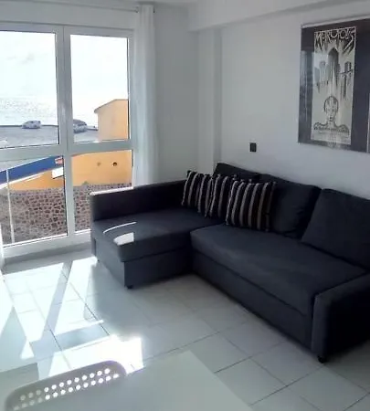 Un Frente Playa 엘메다노